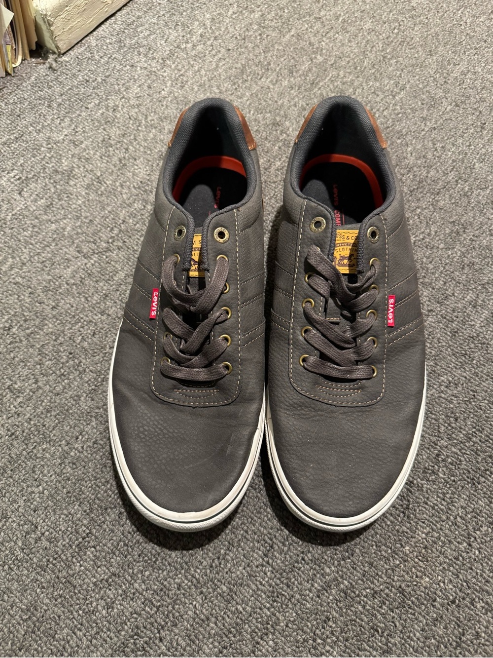 Levi's Men's Charcoal Low-Top Lace-Up Sneakers with White Sole